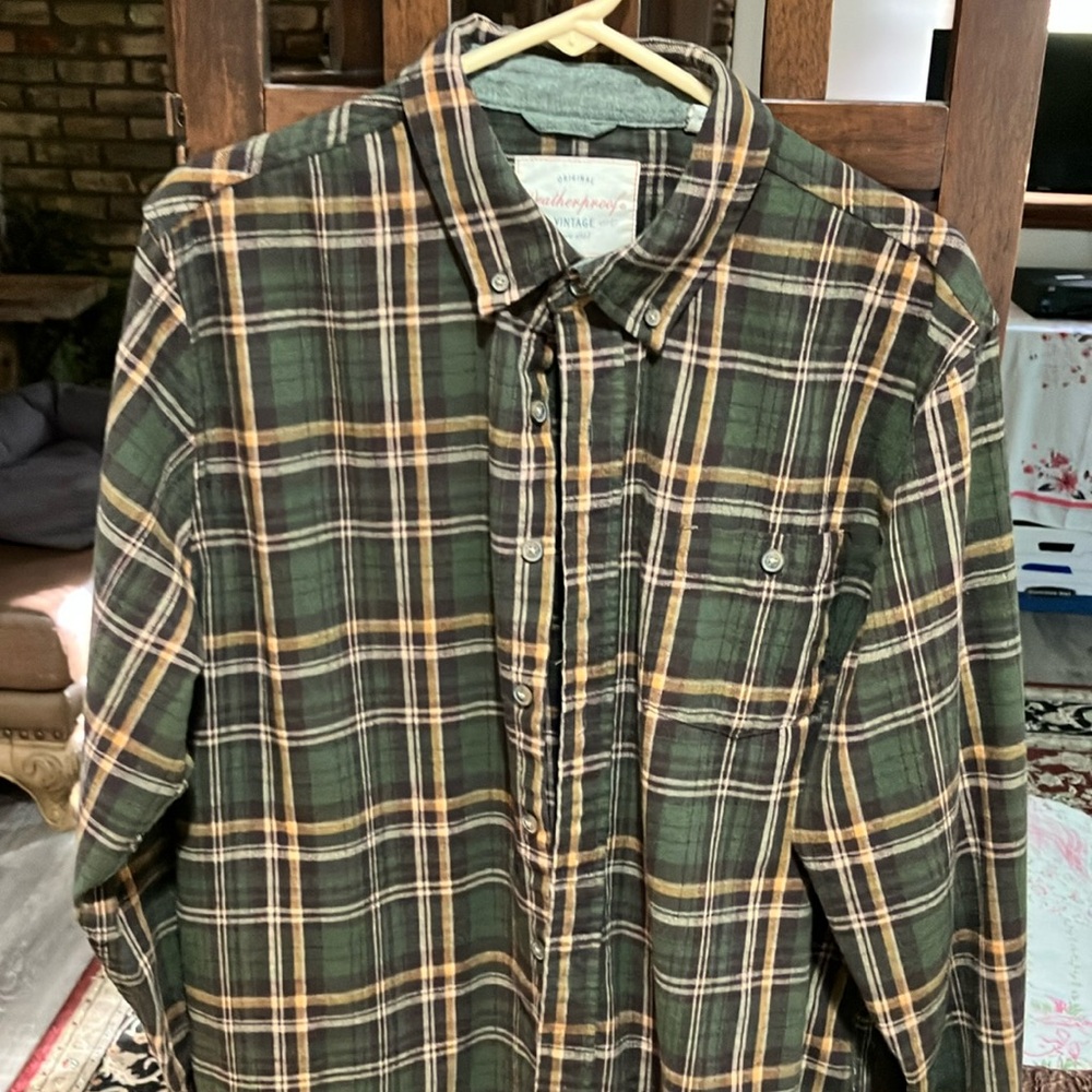 Men’s Weatherproof Green and Yellow Casual Button Down Shirt